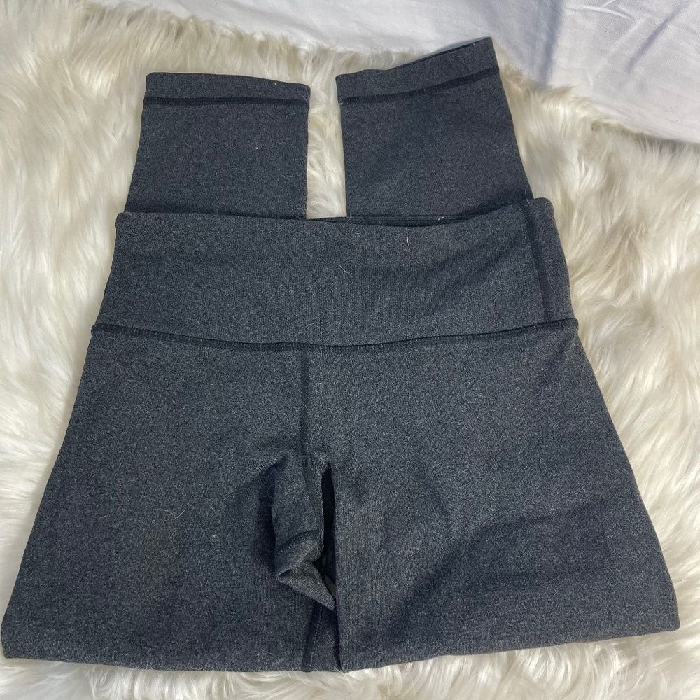 Lululemon‎ Deep Grey Cropped Yoga Pants Sz 2